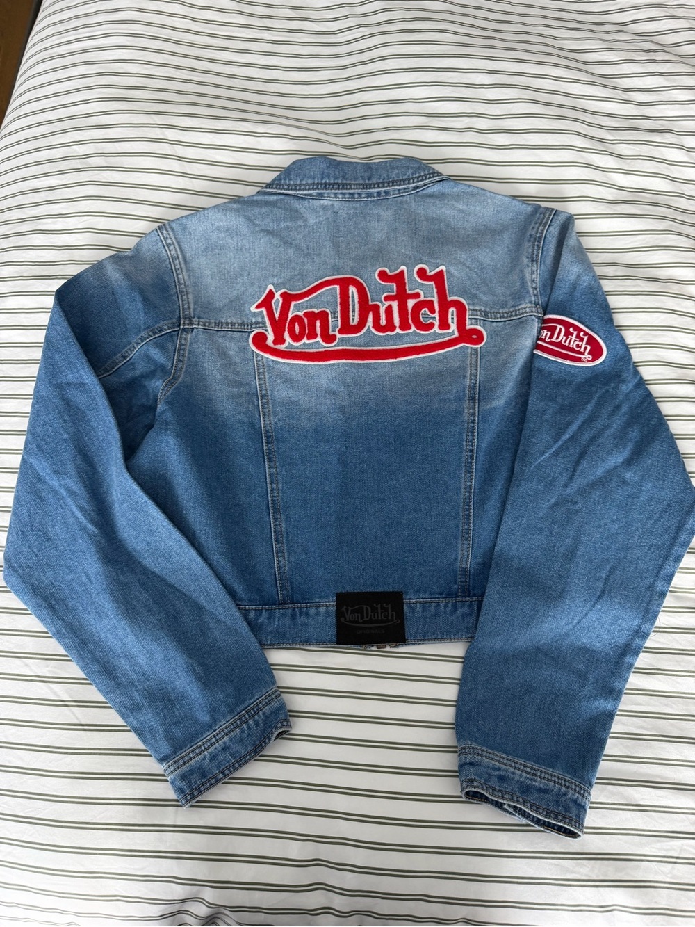 Von Dutch Women’s XL Cropped Denim Jacket Embroidered Logo NWT